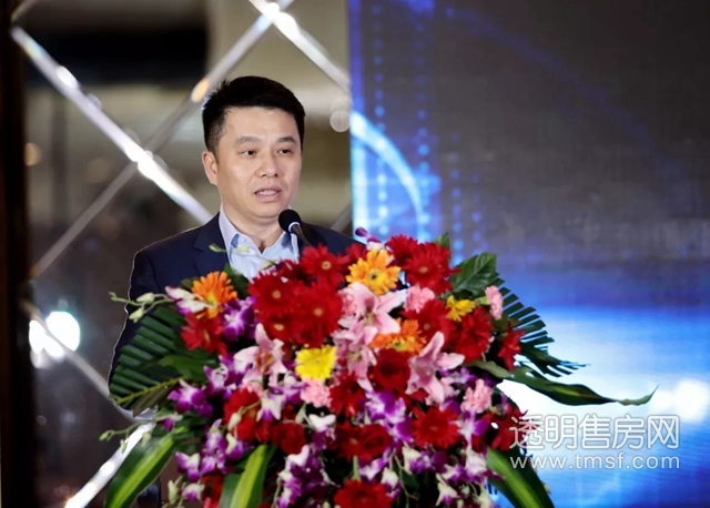 杭州市数据资源开发协会秘书长许峰介绍大赛详情